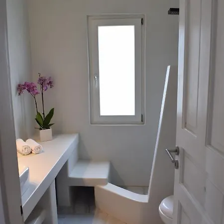 Eight Senses 3* Páros