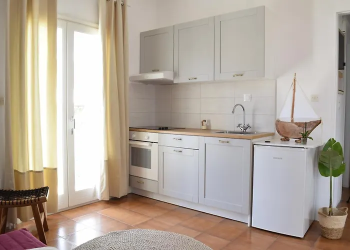 Eight Senses 3* Páros