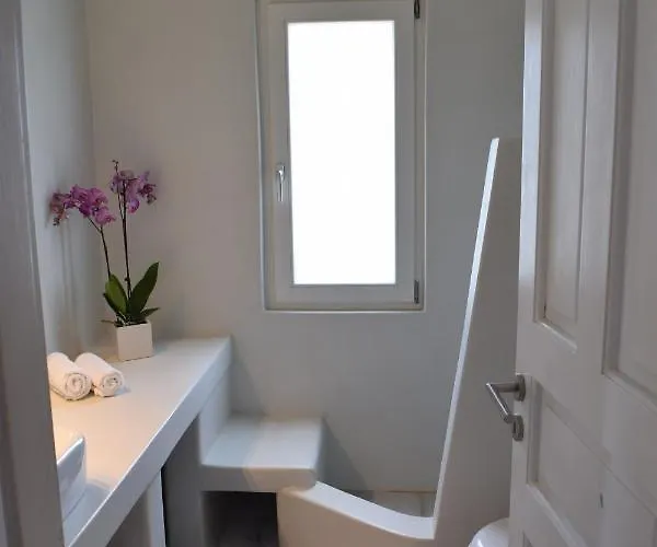 Eight Senses 3* Páros